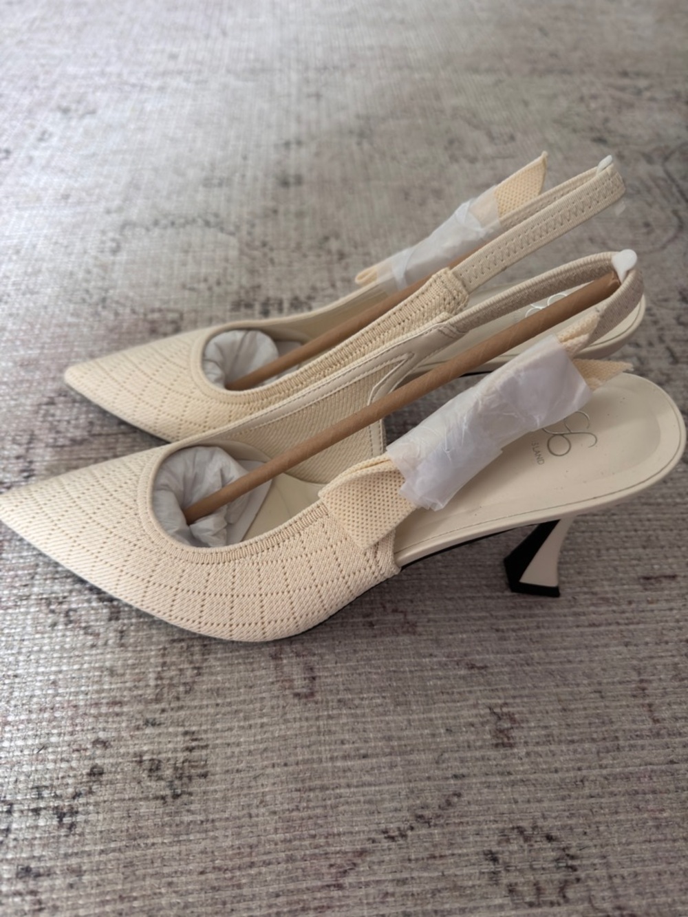 Cosy Island EverLush Bowknot Pointed Toe Heeled Slingback in Cream Sz 9